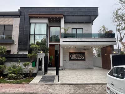 CORNER LUXURY DESIGNER HOUSE FOR SALE AT MOST PRIME LOCATION OF BAHRIA TOWN