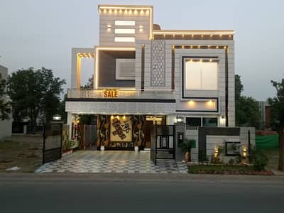 10 MARLA LUXURY SEMI FURNISHED HOUSE FOR SALE AT MOST PRIME LOCATION OF BAHRIA TOWN LAHORE