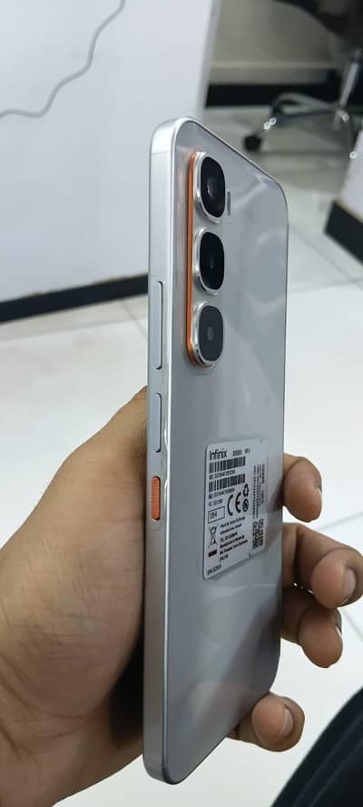 Infinix hot 60 pro| 2 months used| Ad Sahi se prh kr contact kren