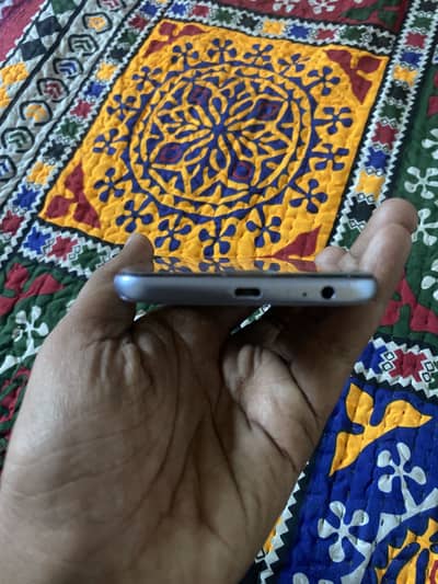 I phone 11 jv 64gb waterproof sumsang j4 good condition bh health 74