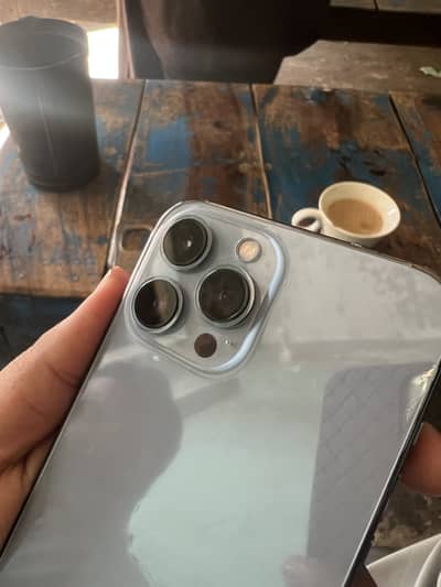 iPhone 13 Pro Max 128GB – Water Pack – Front scrach