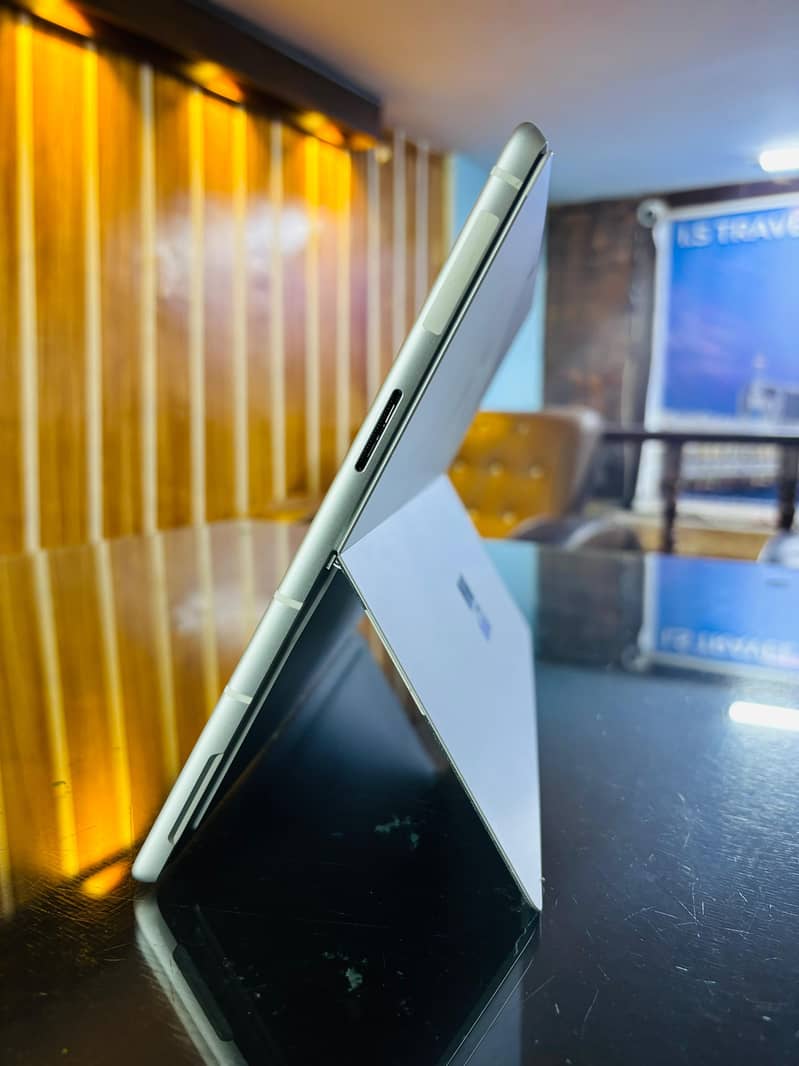 Microsoft Surface Pro 9 7