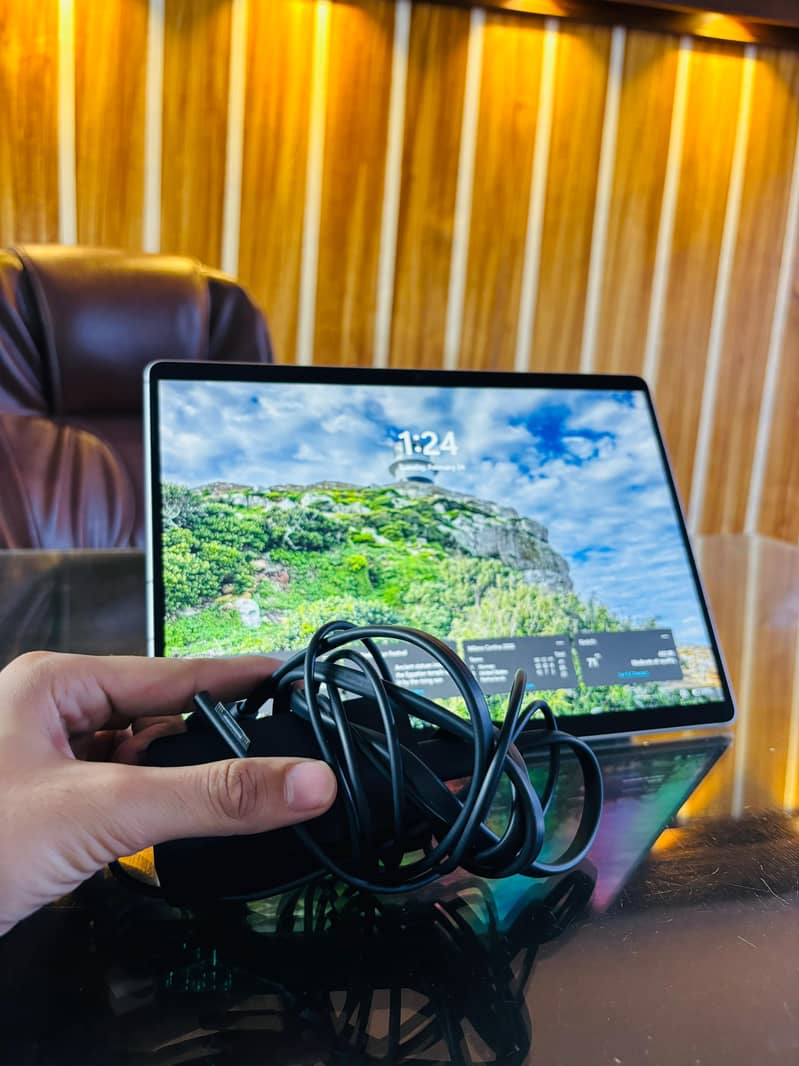 Microsoft Surface Pro 9 19