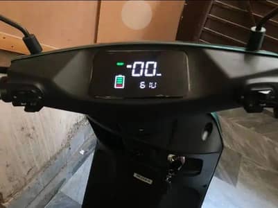 Scooty for sale crown ev