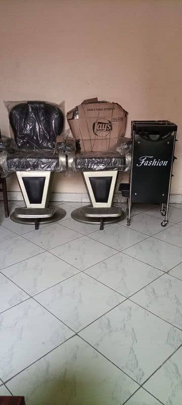 Beauty saloon chairs