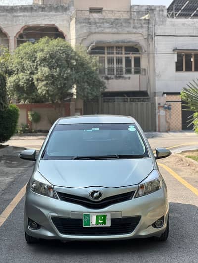 Toyota vitz 2012/2015