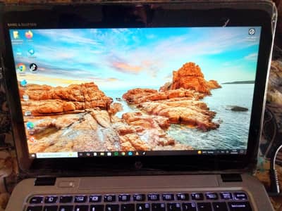 HP ELITE BOOK 820 G3