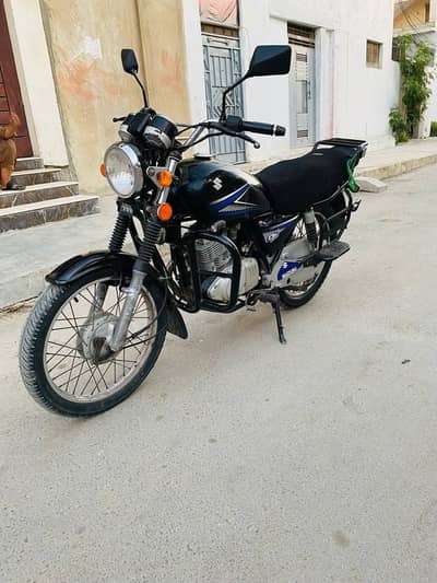 Suzuki GS 150 for sale 03/18/63/92/642 model 2015