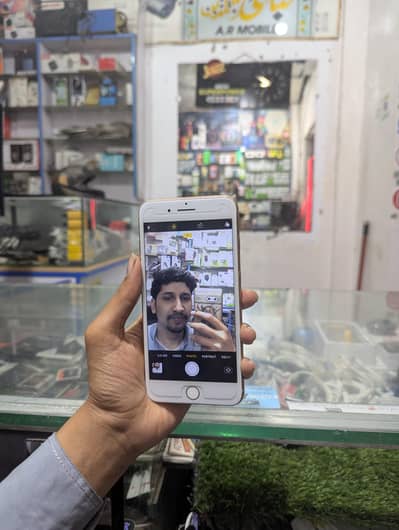 I phone 8 puls . 64 gb battery saver . 10.9