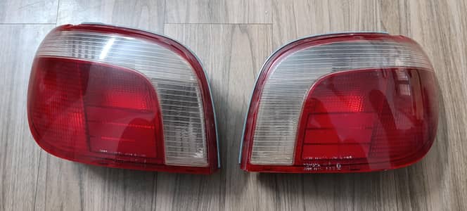 Toyota vitz 2002 backlights