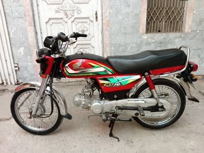 Honda CD 70 Model 2022 1st owner good condition (0/3/2/0/4/0/9/2/4/2/9