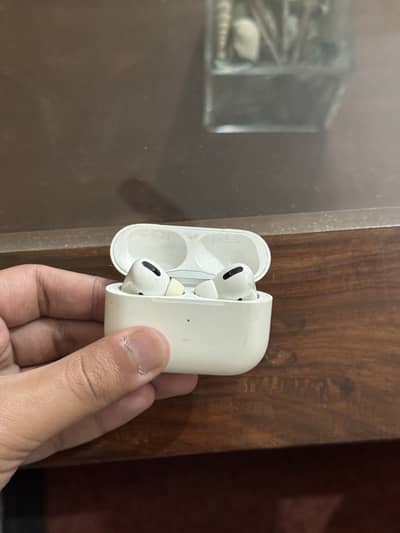 Apple AirPods pro 1st gen