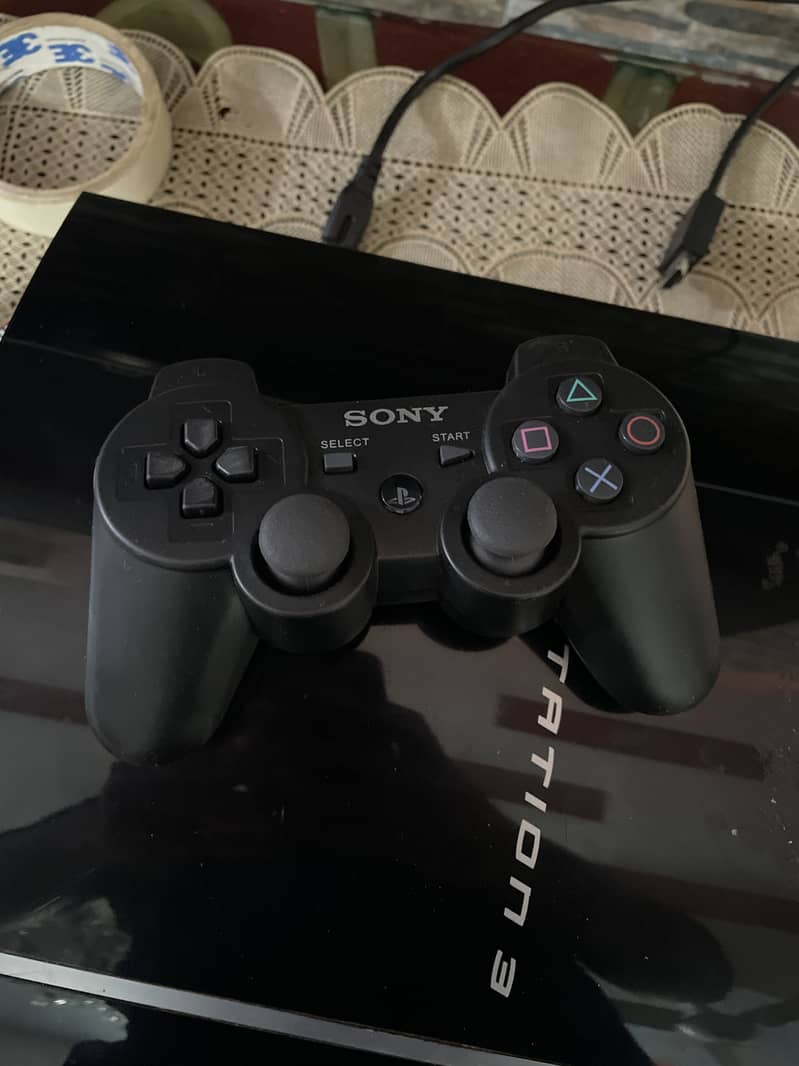 Ps3 fat with 1 wireless controller + cable 2