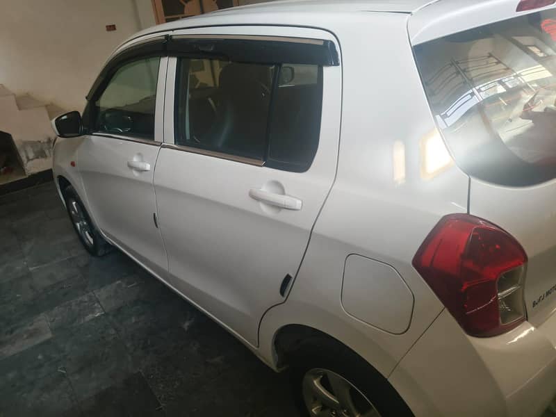 دو پیسوں کی ٹچنگ ہے باقی ٹوٹل جینن ہے سیل ٹو سیل اوکے ہے 13