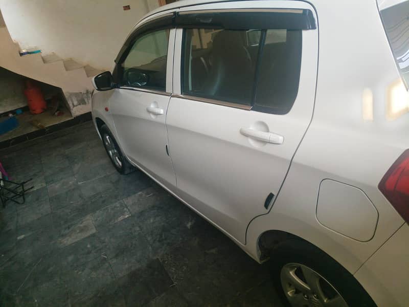 دو پیسوں کی ٹچنگ ہے باقی ٹوٹل جینن ہے سیل ٹو سیل اوکے ہے 14