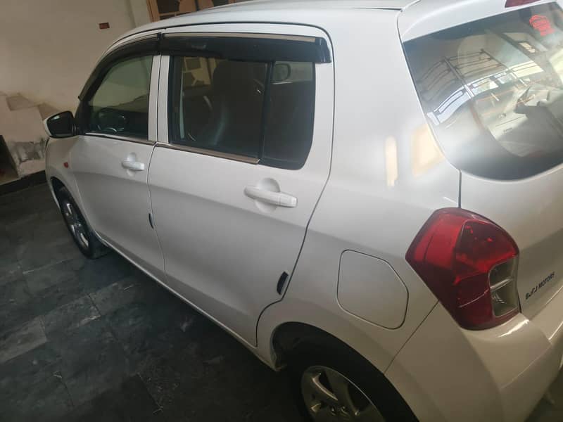 دو پیسوں کی ٹچنگ ہے باقی ٹوٹل جینن ہے سیل ٹو سیل اوکے ہے 16