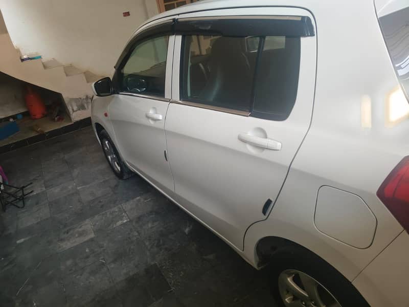 دو پیسوں کی ٹچنگ ہے باقی ٹوٹل جینن ہے سیل ٹو سیل اوکے ہے 18