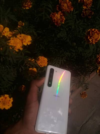 Aquos r5g gaming device