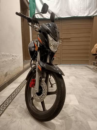 Selling Honda CB 150 F