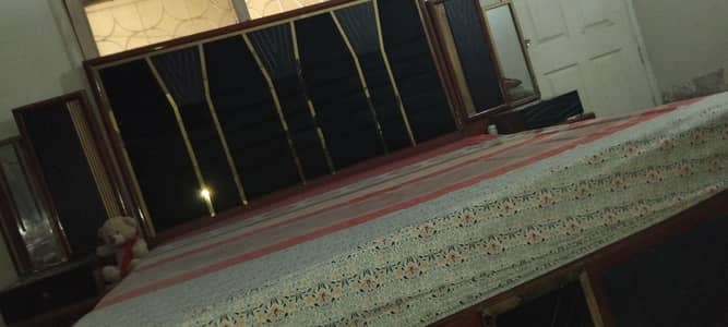 complete  bed set roo. ms  with foam