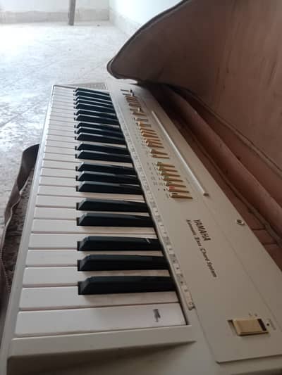piano keyboard excellent condition great  for beginners & professional