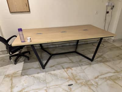 Workstation table