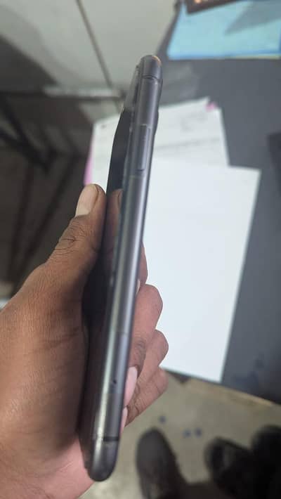 Urgent sale iphone 11 with Box and charger
