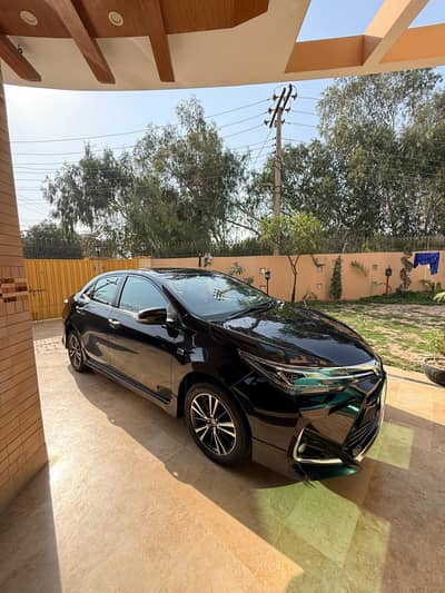 Toyota Corolla Grande 1.8 black adition