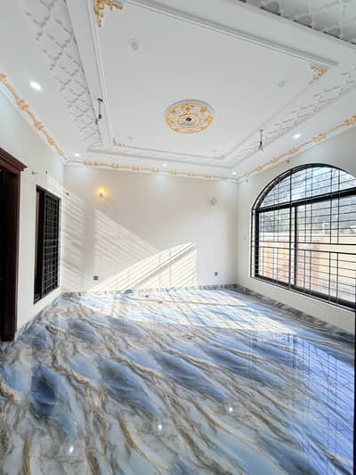 10 Marla Brand New VVIP LOWER portion 0323.4432274