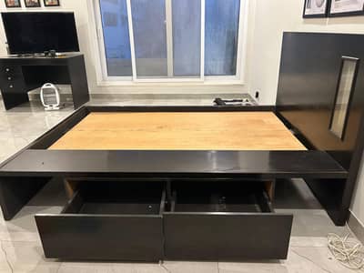 Spacious Single bed, with 2 big detachable drawers, side space