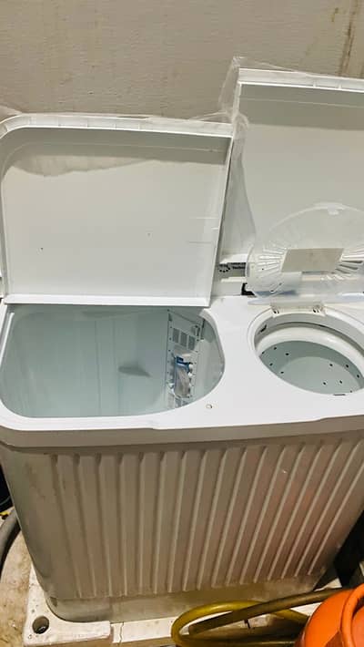 washing/dryer machine 10/10 condition