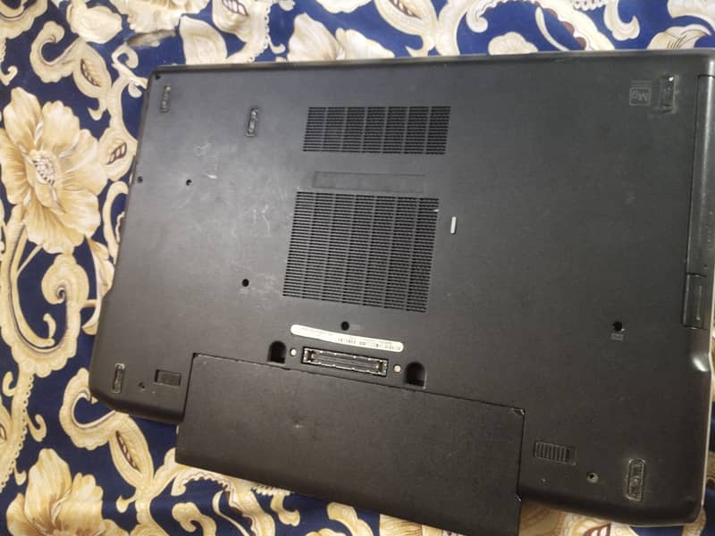 Dell Laptop 3