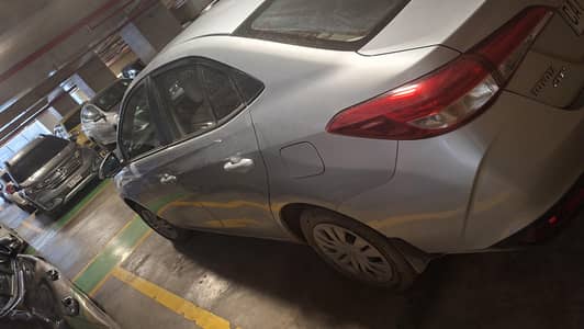 yaris 1.3 cvt silver