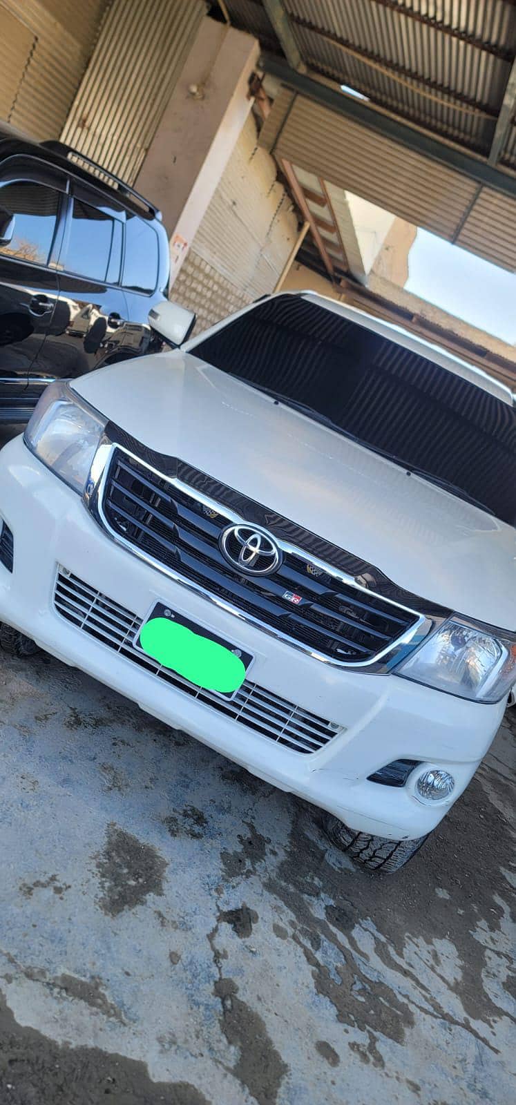 2012 ویگو .  .  .  .  .  .  .  . 1