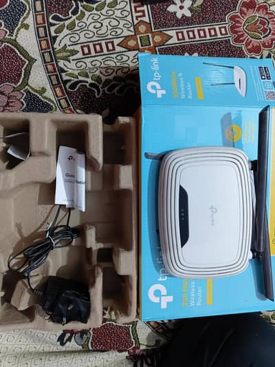 TP-Link double antenna router with box
