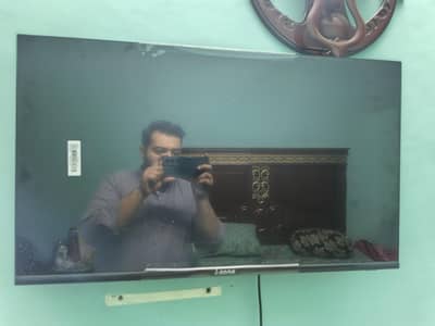 Izone 32 inch LED TV for sale