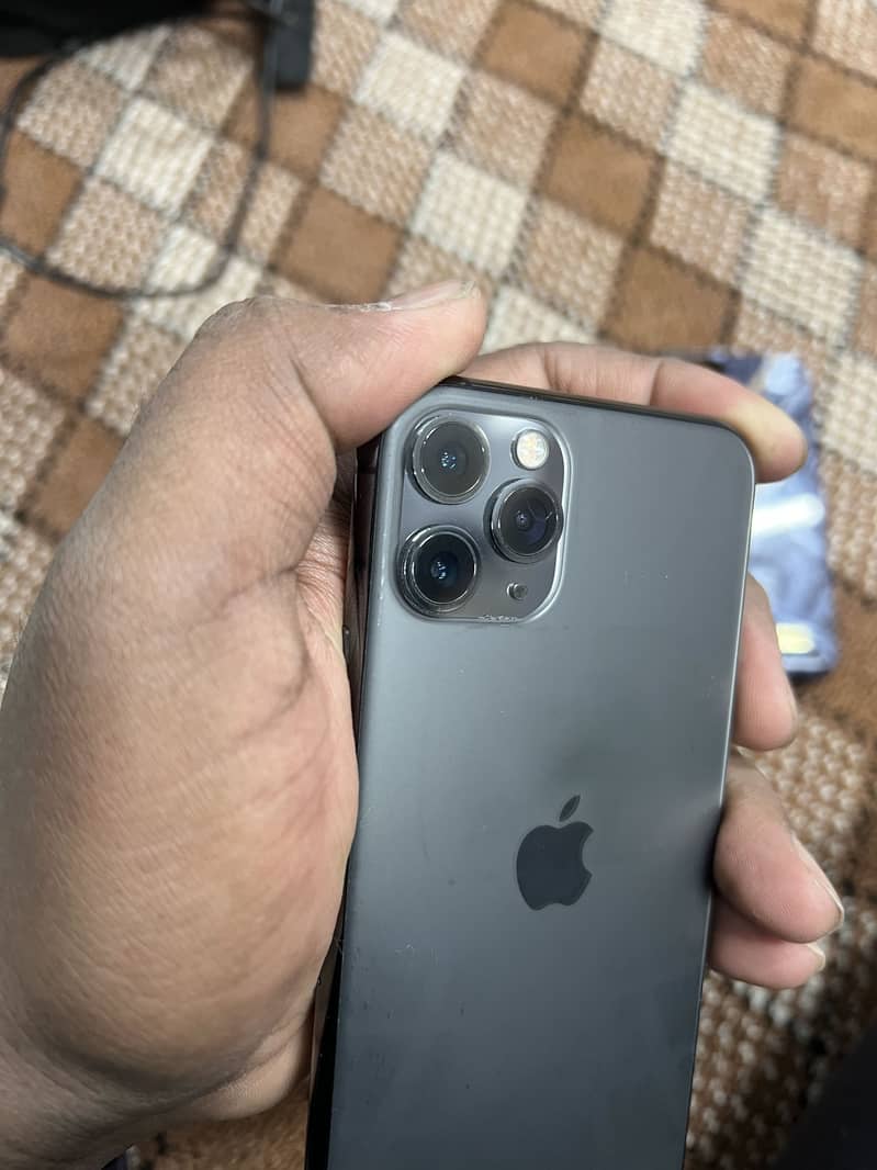 iPhone 11 Pro 9