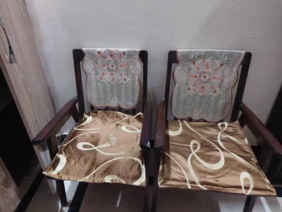 Wood chairs pure talee.