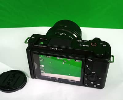 Sony ZVE10+16-50mm Lens and accessories