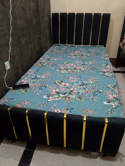 singal bed with metress