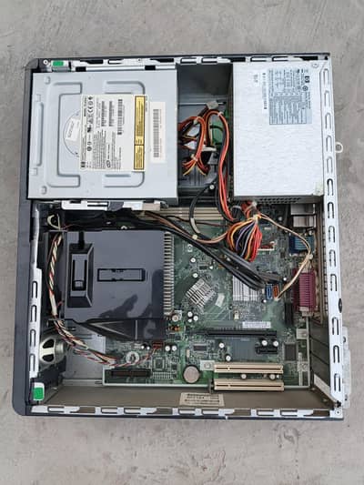 HP Compaq Desktop CPU + HP LCD Monitor | 4GB RAM | Good Condition.