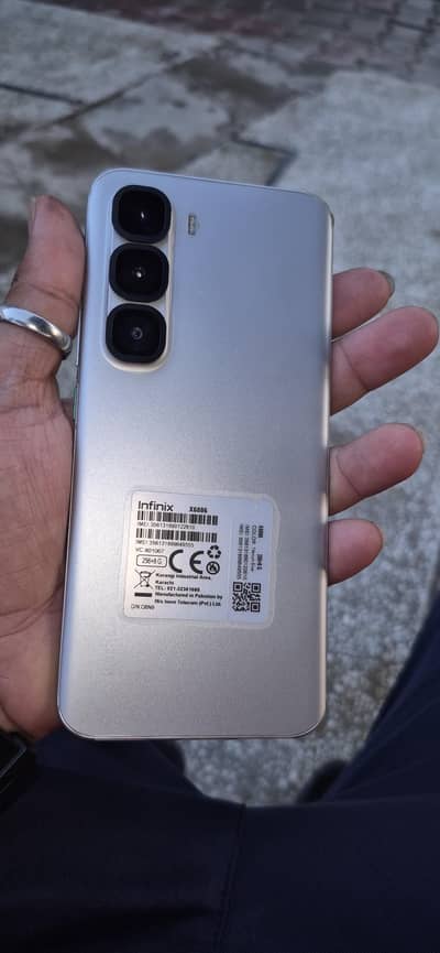 10 bite 10 condition ke sath all box ke sath just daba open