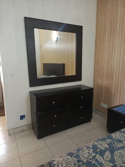 solid bed set with mattress