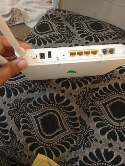 Huawei WiFi Gpon Router for sale used condition