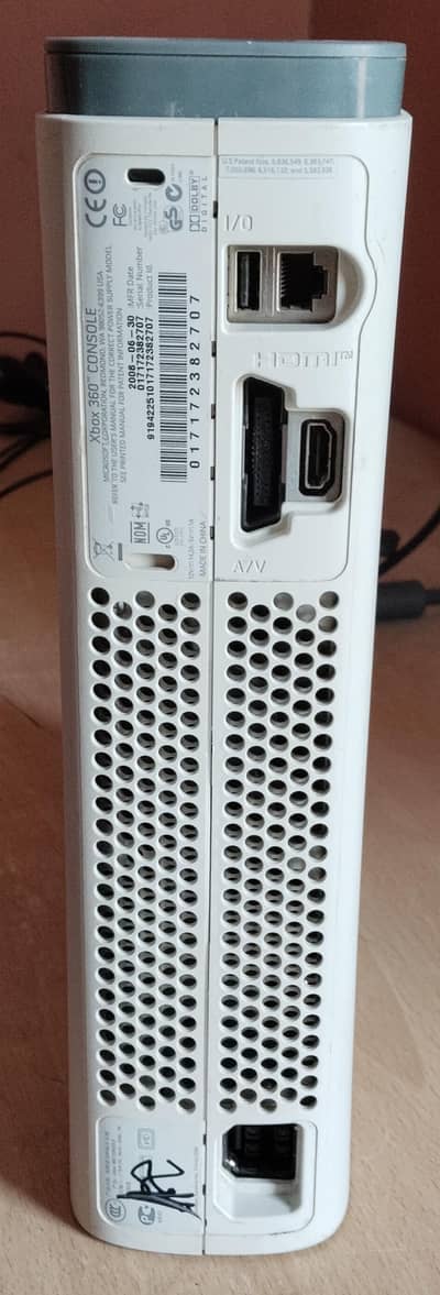 XBOX 360 WITH 2 CONTROLLER