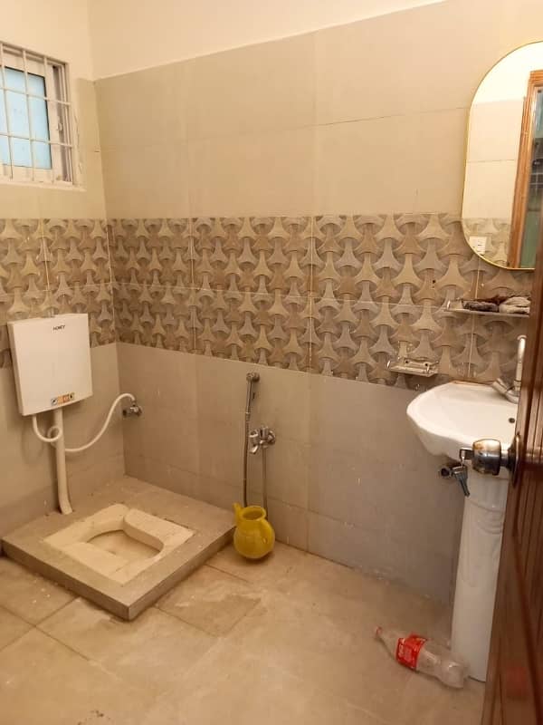 5مرلہ گھر برائے رینٹ 5