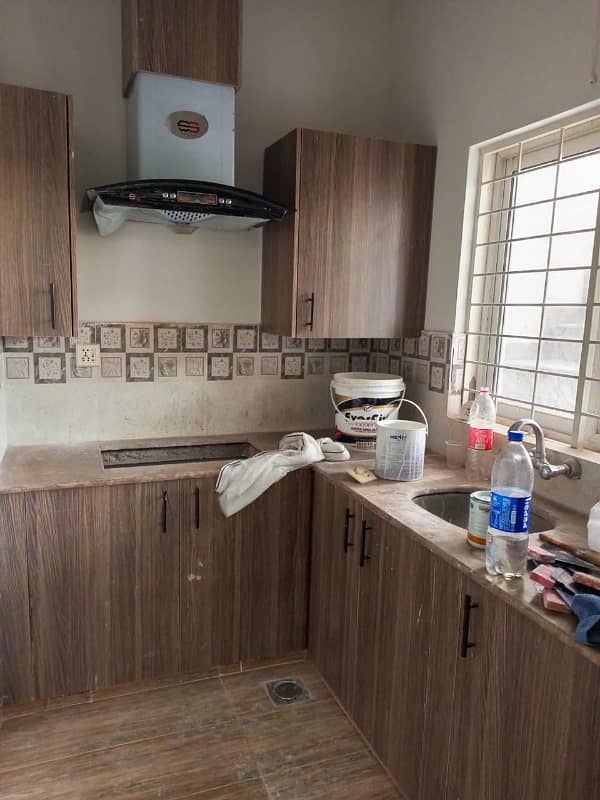 5مرلہ گھر برائے رینٹ 9