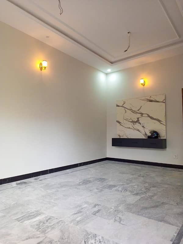 5مرلہ گھر برائے رینٹ 11