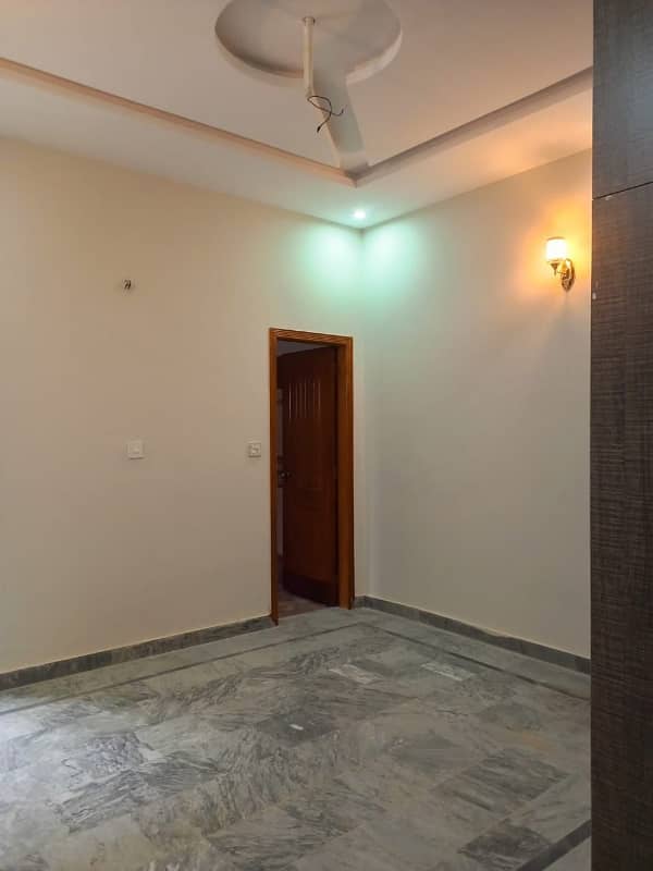 5مرلہ گھر برائے رینٹ 12