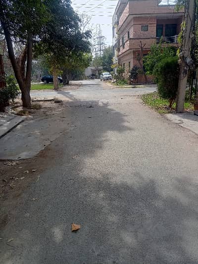 10مرلہ پلاٹ برائے سیل خیابان آمین لاھور